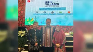 Kepala Bapperida Kabupaten Sukabumi Toha Wildan Athoilah (kiri) saat mengikuti kegiatan BRIN menyapa desa di Jakarta. (Sumber : IG Bapperida)