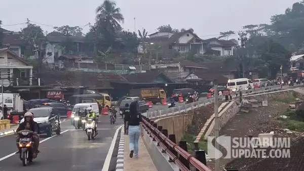 Kondisi arus lalu lintas di Jembatan Pamuruyan di Cibadak usai diresmikan. Kamis (4/6/2026). (Sumber: SU/Ibnu Sanubari)