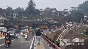 Kondisi arus lalu lintas di Jembatan Pamuruyan di Cibadak usai diresmikan. Kamis (4/6/2026). (Sumber: SU/Ibnu Sanubari)