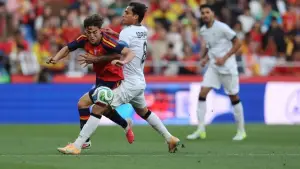 Aksi Ibrahim Bayesh saat duel dengan Gavi di pertandingan Spanyol vs Irak (Sumber: Instagram/@iraqnt_en)