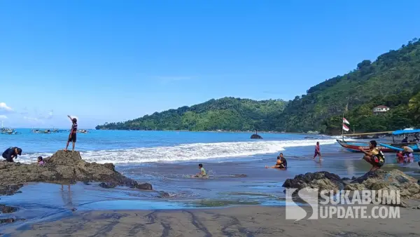 Ilustrasi pantai wisata Cikembang. Dispar pendapatan restribusi wisata (Sumber: sukabumiupdate)