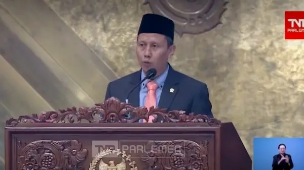 Anggota Komisi IV DPR RI, drh Slamet, membacakan Pandangan Fraksi PKS dalam Rapat Paripurna pada Kamis (4/6/2026). | Foto: Istimewa/YouTube