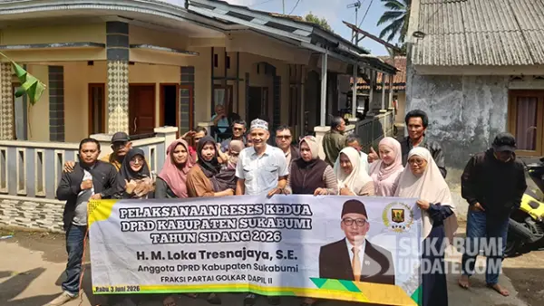 Anggota DPRD Kabupaten Sukabumi dari Fraksi Golkar, Loka Tresnajaya, serap aspirasi warga saat reses di Kampung Kadununggal RT 13/03, Desa Kadununggal, Kecamatan Kalapanunggal, Sabtu (6/6/2026). (Sumber : SU/Ibnu Sanubari).