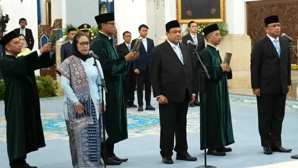 Presiden Prabowo Subianto melantik Nanik S. Deyang hingga Said Iqbal di Istana Negara, Jakarta, Senin (8/6/2026). (Sumber Foto: Youtube Sekretariat Presiden)