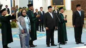 Presiden Prabowo Subianto melantik Nanik S. Deyang hingga Said Iqbal di Istana Negara, Jakarta, Senin (8/6/2026). (Sumber Foto: Youtube Sekretariat Presiden)