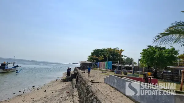 Spot Wisata Bagalbater di Pantai Ujunggenteng, Kabupaten Sukabumi. (Sumber: SU/Ragil Gilang)