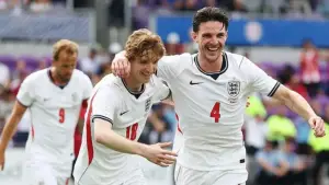 Selebrasi Declan Rice dan Anthony Gordon setelah berhasil membawa Inggris unggul atas Kosta Rika (Sumber: web/bbc.com)