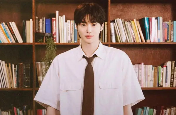 Byeon Woo Seok Sapa Penggemar Tanah Air Lewat Fanmeeting The Secret Library (Sumber : X/@soompi)