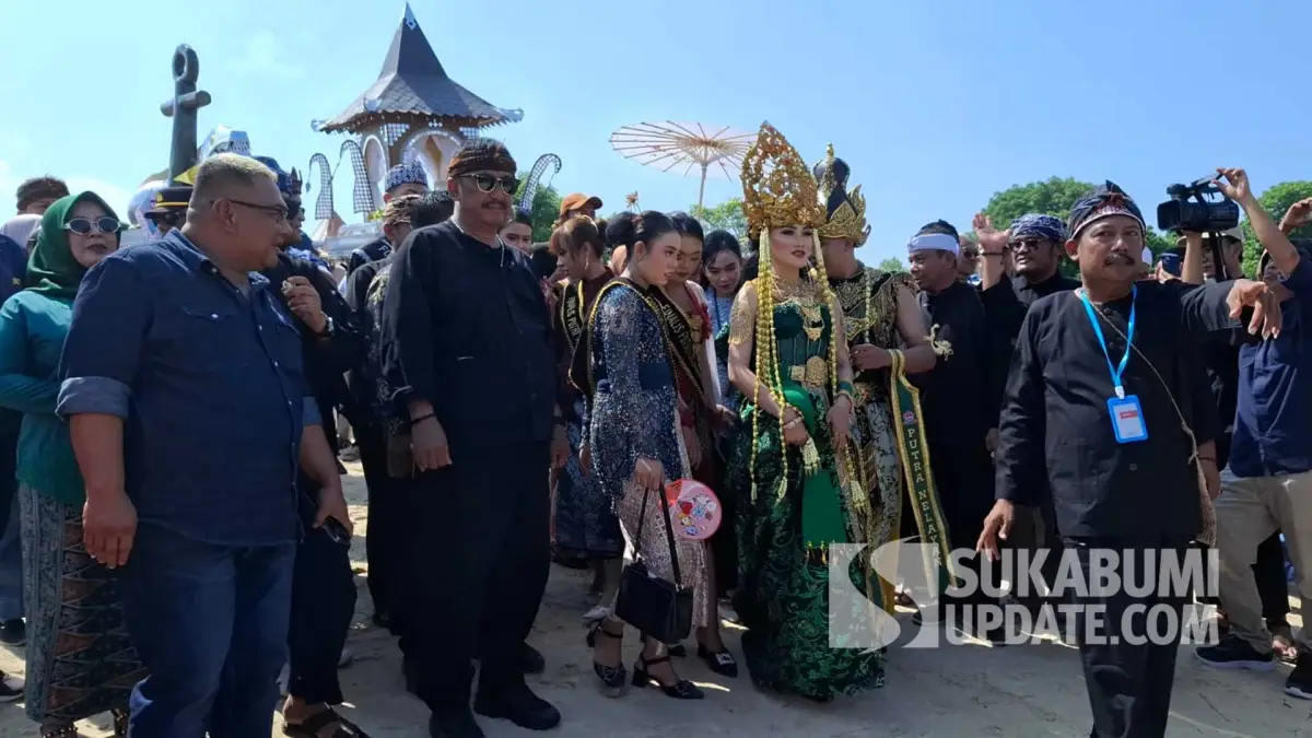 Syukuran Nelayan Ujunggenteng ke-60, Bupati Asep Japar Dorong Kebangkitan Ekonomi Pesisir