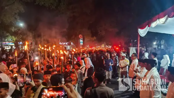 Semarak Pawai Obor 1 Muharam di Kabupaten Sukabumi. Senin (15/6/2026). (Sumber: SU/Ilyas Supendi)