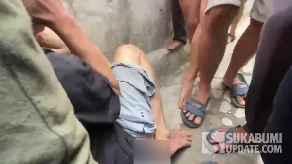 Momen pelaku pencurian motor di Nagrak Sukabumi tertangkap warga. (Sumber Foto: Tangkapan layar video/Istimewa)