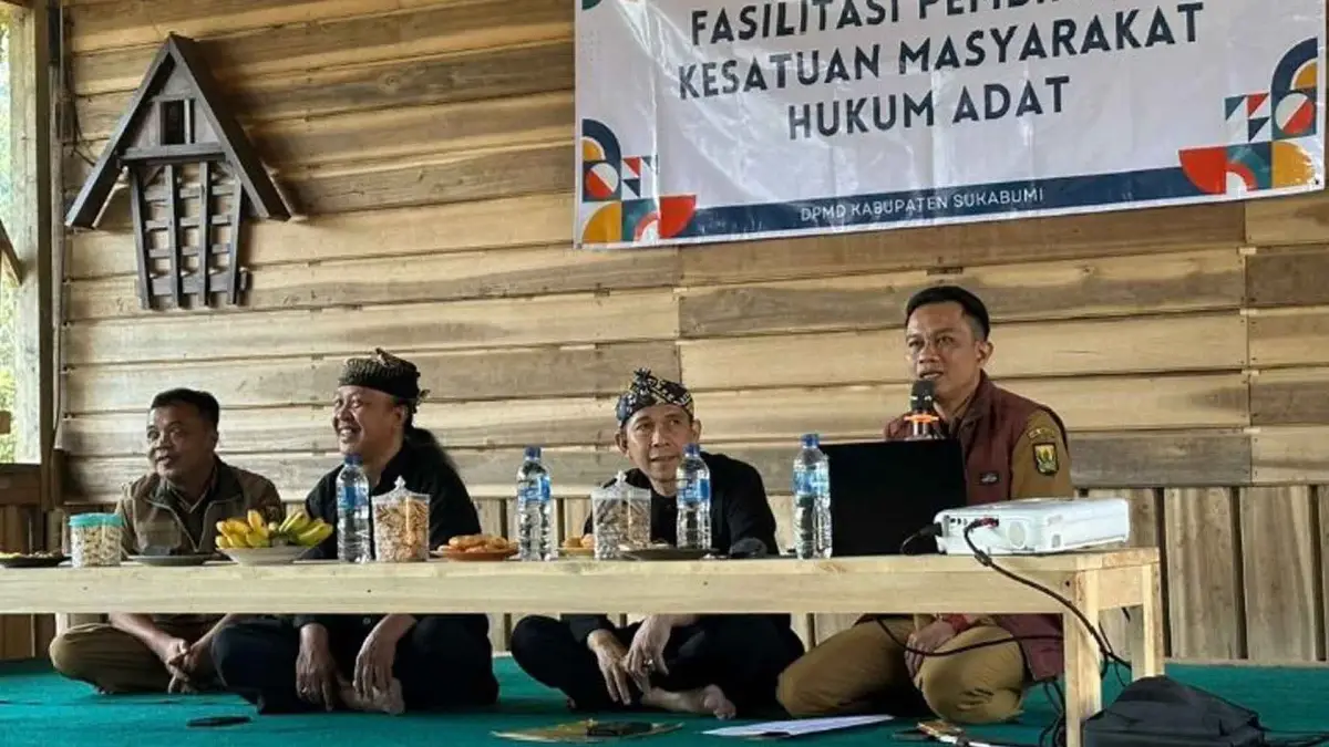 DPMD Sukabumi Perkuat Perlindungan Masyarakat Hukum Adat Lewat Pembinaan di Kasepuhan Sinar Resmi