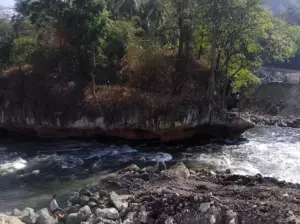 Sanghyang Tikoro tidak hanya menawarkan keindahan alam, tempat ini juga menyimpan sejarah panjang tentang asal muasal daratan Bandung (Sumber : Gmaps/muhamad marselinus)