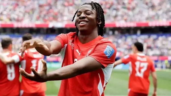 Selebrasi Johan Mazambi setelah berhasil mencetak gol ke gawang Bosnia dan Herzegovina (Sumber: web/espn.com)