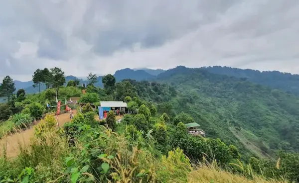 Bukit Paniisan merupakan sebuah bukit dengan ketinggian sekitar 846 mdpl yang berada di kawasan Sentul, Bogor (Sumber : Gmaps/Depi Rusnandar)