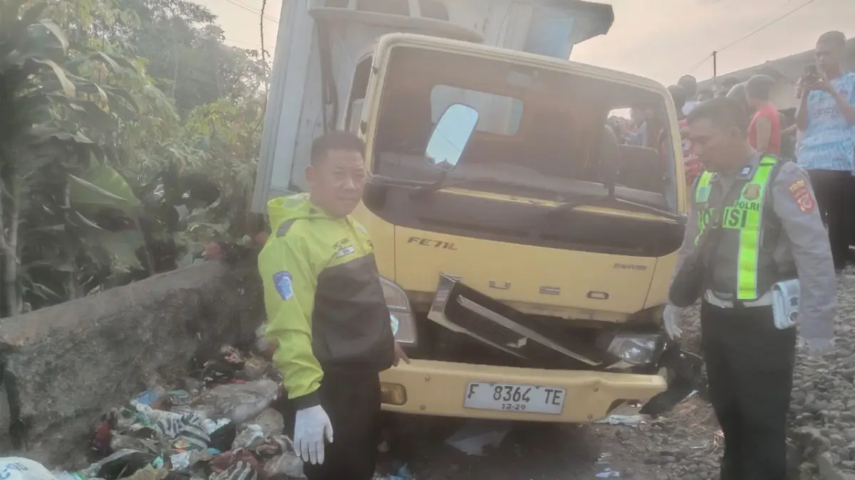 Tewaskan 1 Pemotor, Polisi Beberkan Kronologi KA Pangrango Tabrak truk Boks di Cibadak