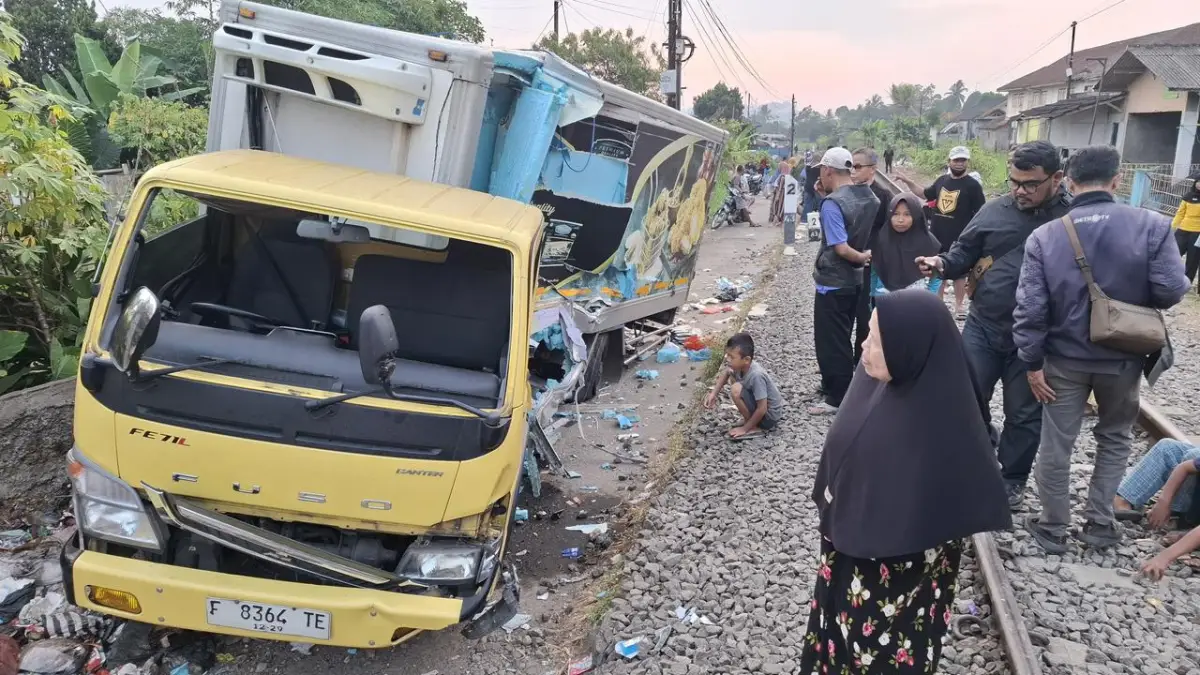 Sesalkan Tragedi KA Pangrango di Cibadak, KAI Sebut Truk Tetap Melintas Perlintasan Sebidang