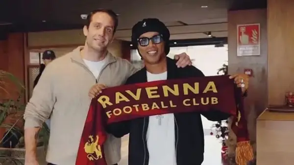 Ronaldinho gabung klub Serie C, Ravenna. (Sumber: web/dailymail.co.uk)