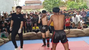 Dua atlet saat adu ketangkasan. (Sumber: Istimewa)