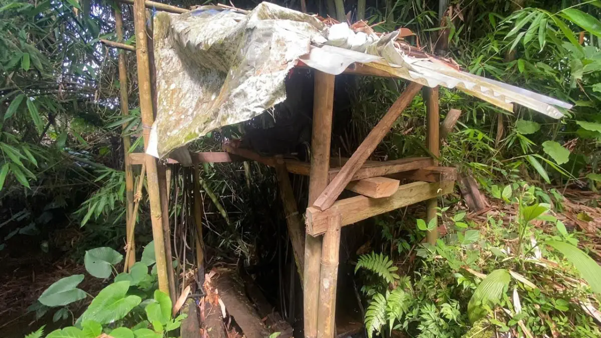 Kincir air, sebuah pembangkit listrik tenaga air karya Abah Sarnuh.