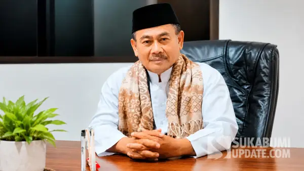 Ence Benno, Mantan Kades Babakanjaya, Kecamatan Parungkuda, Kabupaten Sukabumi | Foto : dok. istimewa  sukabumiupdate/chatGPT