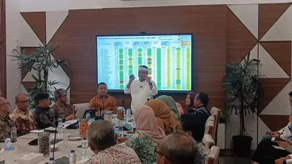 Rakor Kepala Dinas Kesehatan kabupaten/kota se-Jawa Barat bersama Sekretaris Daerah Provinsi Jawa Barat dan Kepala Dinas Kesehatan Provinsi, pada Senin (22/6/2026). (Sumber : dok dinkes kabupaten Sukabumi.).