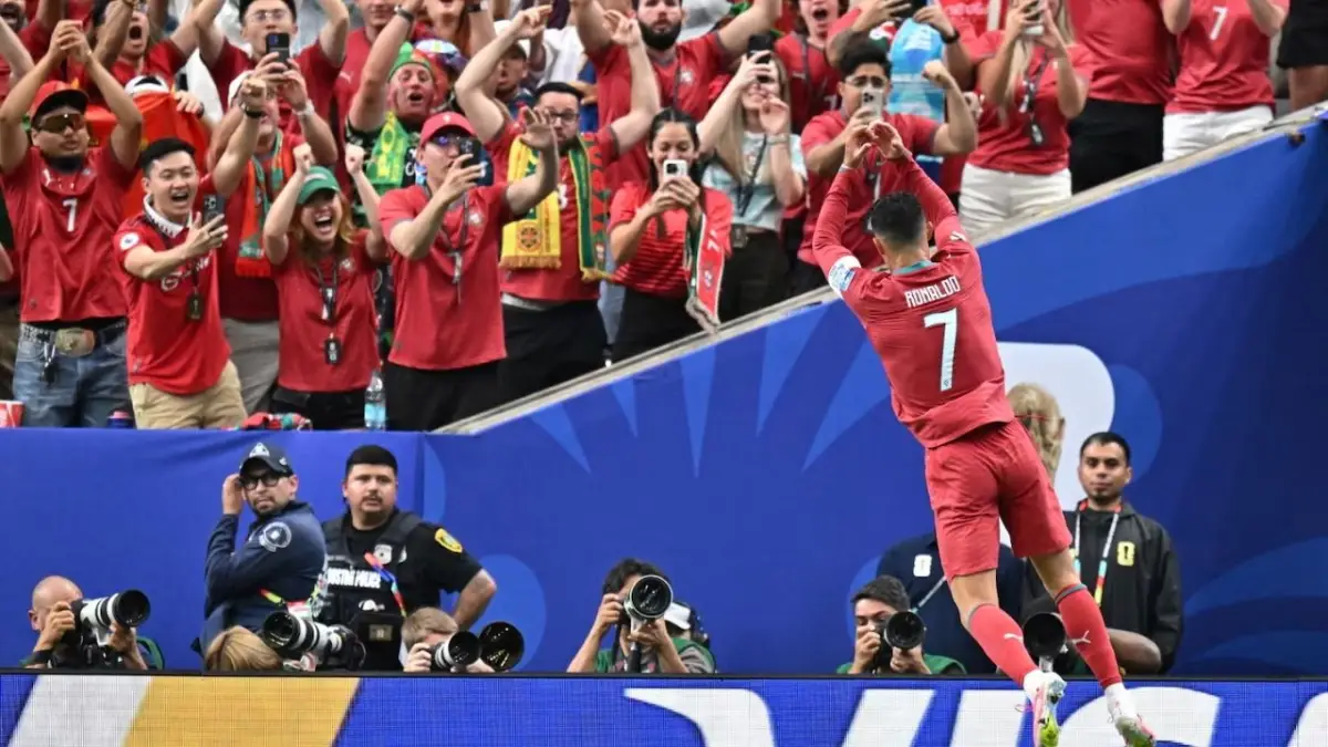 Cristiano Ronaldo Cetak Sejarah, Portugal Pesta Gol 5-0 atas Uzbekistan