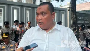 Koordinator aksi Aliansi Masyarakat Peduli MBG Sukabumi, Muhammad Rafi'i Nasution (Sumber: sukabumiupdate)