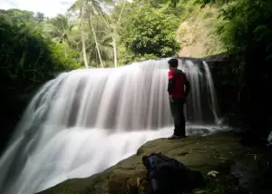 Curug Kerti adalah salah satu air terjun yang masih jarang diketahui wisatawan sehingga suasananya masih cenderung sepi. (Sumber : Gmaps/AC DIPRO)