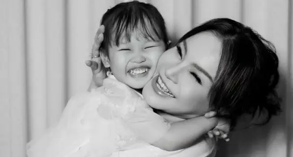 Rossa Perkenalkan Putrinya Bernama Raina yang Berusia 2 Tahun (Sumber : Instagram/@itsrossa910)