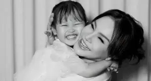 Rossa Perkenalkan Putrinya Bernama Raina yang Berusia 2 Tahun (Sumber : Instagram/@itsrossa910)