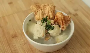 Resep Bakso Cuanki Ayam, Hidangan Berkuah Gurih yang untuk Menemani AKhir Pekan (Sumber : Youtube | Devina Hermawan)
