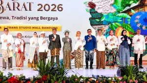 Wagub Erwan Setiawan saat membuka Pekan Kerajinan Jawa Barat (PKJB) 2026 di Trans Luxury Hotel, Kota Bandung, Jumat (26/6/2026). (Sumber Foto: Humas Jabar)