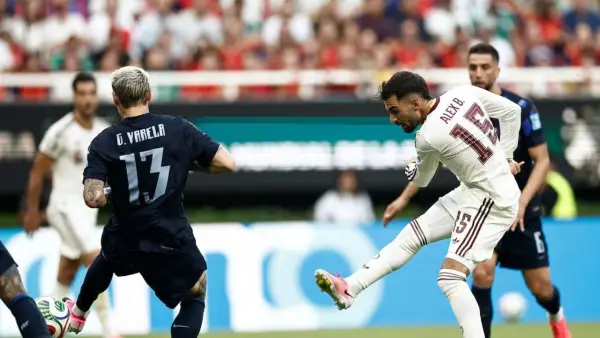 Aksi Alex Baena saat membela Spanyol menghadapi Uruguay di Piala Dunia 2026 (Sumber: web/en.as.com)