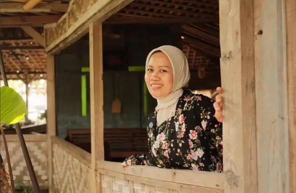 Tas LV Sus Rini Jadi Sorotan saat Liburan di Kapal Pesiar, Harganya Capai Puluhan Juta (Sumber : Instagram/@riniperdiyanti)