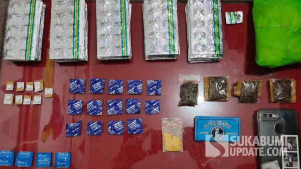 Barang bukti narkoba yang disita polisi dari tangan ME remaja asal Pabuaran Sukabumi. (Sumber Foto: Dok. Satnarkoba Polres Sukabumi Kota)