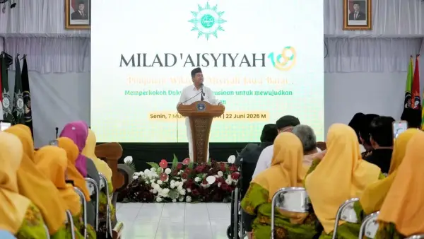 Gubernur Jawa Barat Dedi Mulyadi saat memberikan sambutan dalam acara Resepsi Milad ke-109 Aisyiyah di Garut. (Sumber Foto: Humas Jabar)