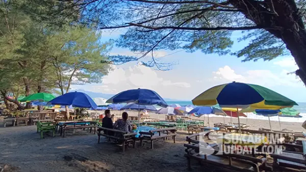 Suasana Pantai Istana Presiden di Desa Citepus, Kecamatan Palabuhanratu, Kabupaten Sukabumi. (Sumber : SU/Ilyas).