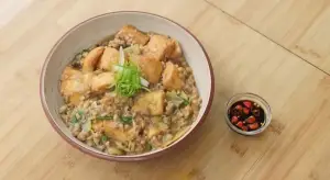 Resep Sapo Tahu Ayam Cincang, Ide Menu Sarapan dan Bekal yang Mudah (Sumber : Youtube | Devina Hermawan)