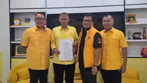 Kiri Ahmad Hidayat Sekertaris DPD Golkar Jabar, TB Mulyana (Plt Ketua Sukabumi, Daniel Mutaqien (Ketua Golkar Jabar), Pulihono ( Wakil Ketua Koordinator Bidang Kepartaian) Golkar Jabar (Sumber : Istimewa)