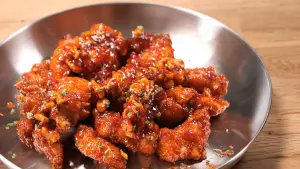 Resep Ayam Cabai Manis Korea, Hidangan Pedas Manis yang Menggoda (Sumber : Youtube | DinnerPrep)