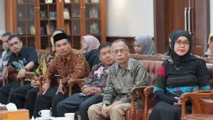Para ASN yang pensiun per 1 Juli 2026 saat pelepasan di Balai Kota, Selasa (30/6/2026) | Foto : Dokpim