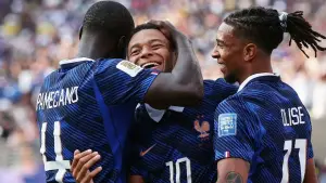 Selebrasi Kylian Mbappe berhasil mencetak gol ke gawang Swedia (Sumber: web/reuteus.com)