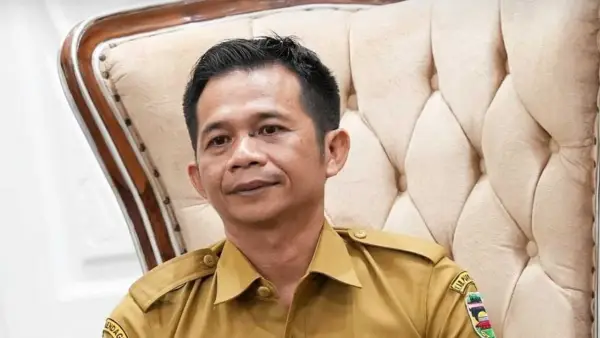 Bupati Purwakarta Saepul Bahri Binzein atau yang akrab disapa Om Zein disomasi Jabar Bantuan Hukum gegara lagu kontroversial ciptaannya. (Sumber Foto: Instagram)