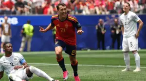 Selebrasi Mikel Oyarzabal setelah mencetak gol ke gawang Austria (Sumber: web\bb.com)