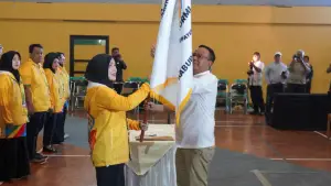 Santi Sulasati saat dilantik menjadi Ketua Kormi Kabupaten Sukabumi oleh Kormi Jawa Barat | Foto : dokpim