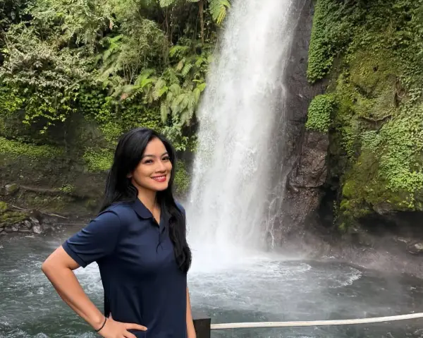 Liburan ke Sukabumi, Titi Kamal Kunjungi Situ Gunung Hingga Asap Isep (Sumber : Threads| Titi Kamal)