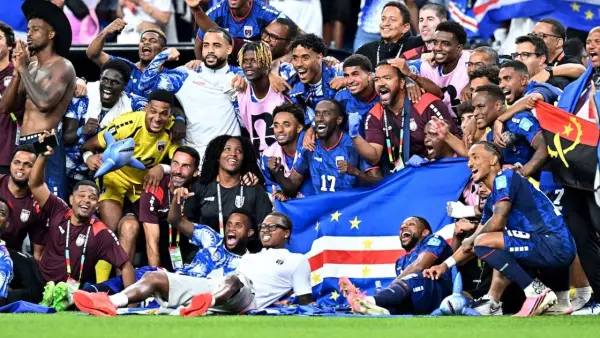 Selebrasi para pemain Tanjung Verde setelah memastikan diir lolos ke babak 32 besar Piala Dunia 2026 (Sumber: web/reuteus.com)