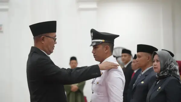 Wali Kota Sukabumi saat melakukan pelantikan pejabat dan ASN, Senin (6/7/2026). | Foto : dokpim