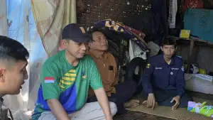 UPTD PPA Wilayah Palabuhanratu saat melaksanakan kegiatan koordinasi dan penjangkauan awal terhadap korban kasus kekerasan seksual di Tegalbuleud. (Sumber Foto: Dok. DP3A)